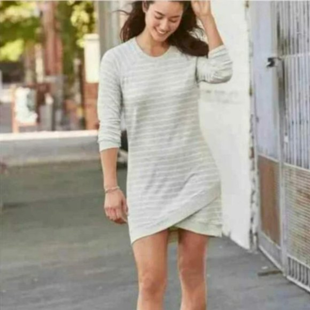 Athleta Criss Cross Stripe‎ Long Sleeve Gray / White Casual Dress Size S